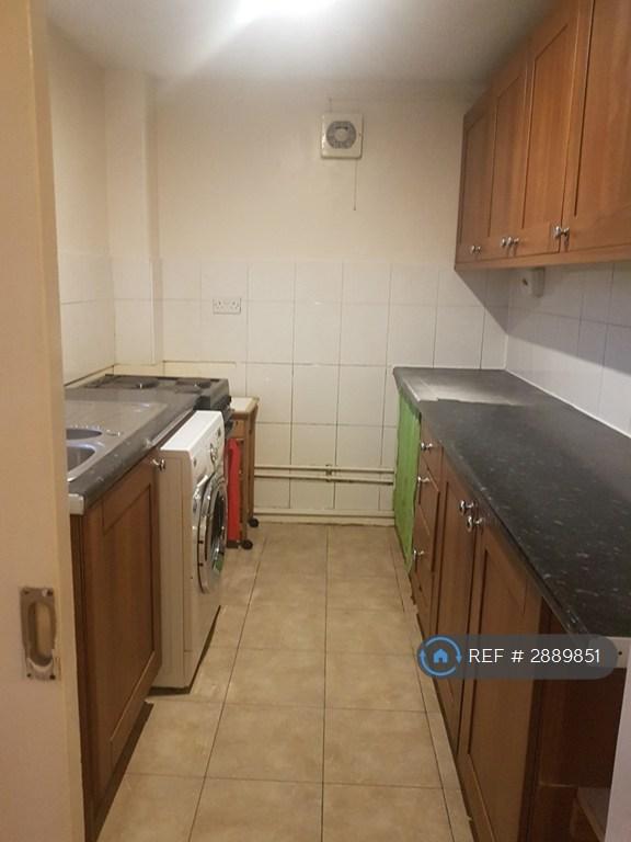 2 bedroom flat in Guernsey Close, Hounslow, TW5 (2 bed) (#2889851)