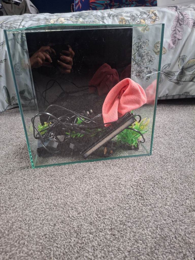 Small Glass Fish Tank with Heater, Filter, Light & Gravel