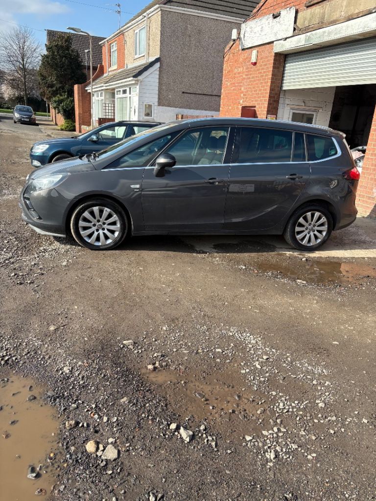 Vauxhall zafira tourer 7 seater 12 months MOT