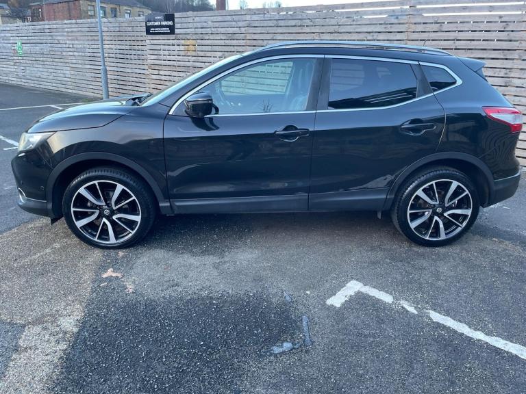2015 Nissan Qashqai 1.6 dCi Tekna 2WD Euro 6 (s/s) 5dr HATCHBACK Diesel Manual