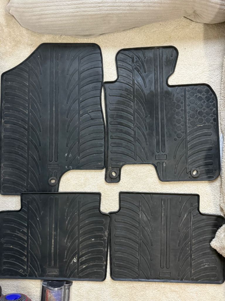 KIA CEED PREMIUM RUBBER MATS 