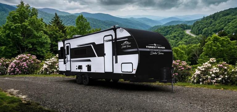 American Caravan 5th Wheel Forest River East To West Della Terra 17bhs 2027 17ft