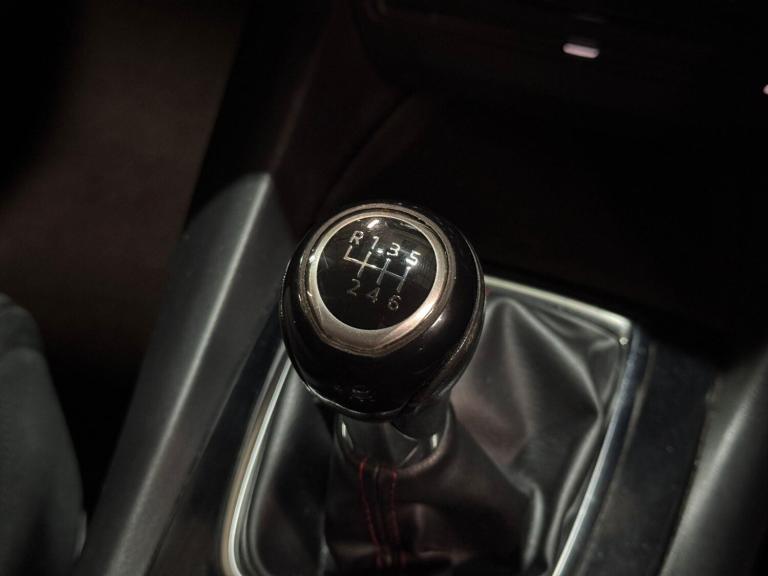 2014 Mazda Mazda3 2.0 SKYACTIV-G SE-L Nav Euro 5 (s/s) 5dr HATCHBACK Petrol Manual