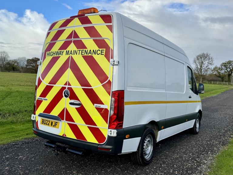 MERCEDES-BENZ SPRINTER 2.0 315 CDI L2 H2 Utility Spec With A/C White Manual Dies