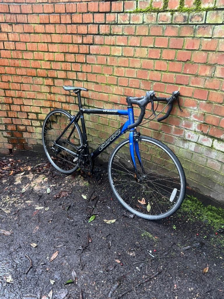 Carrera Virtuoso Road Bike - Lightweight Frame - Good condition 