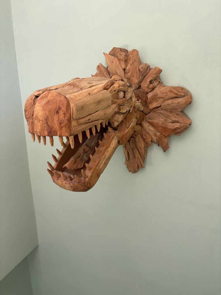 Dinosaur sculpture 
