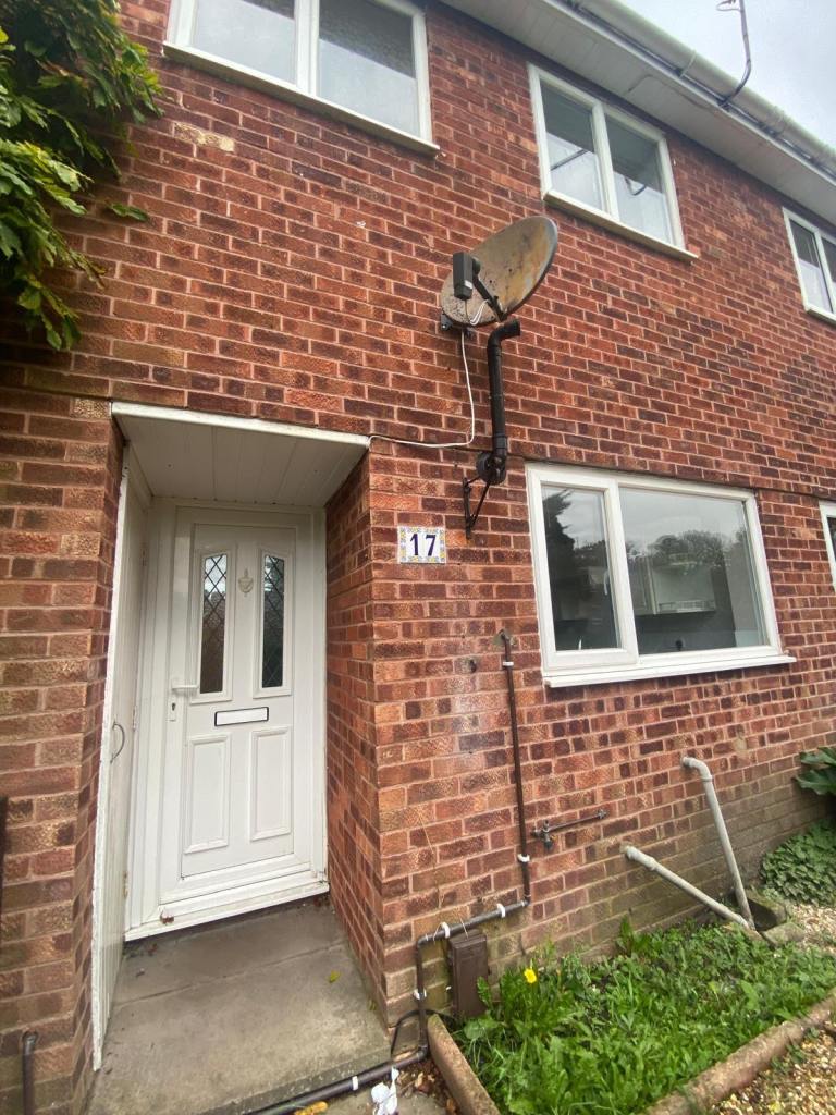 2 bed house to let 
