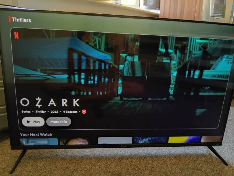 Sharp 43HJ4125K 4K UHD LED USB/HDMI Frameless 43'' Smart Roku TV