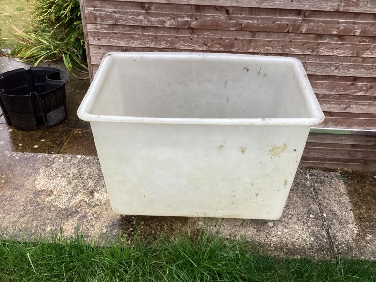 Large Storage /transporting Tub with heavy duty castors - Good Condition