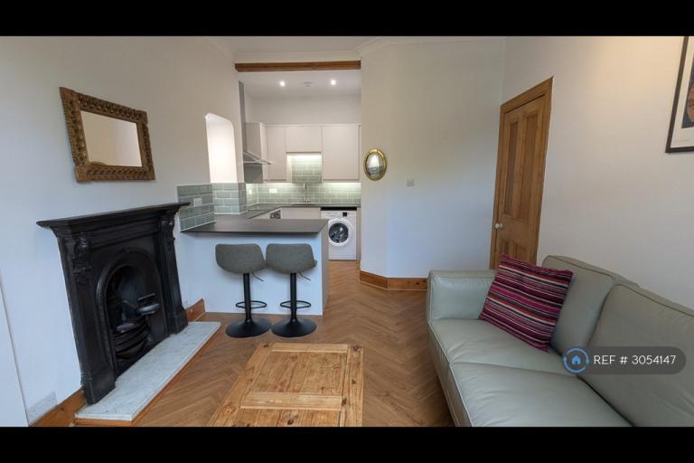 1 bedroom flat in Marionville Road, Edinburgh, EH7 (1 bed) (#3054147)