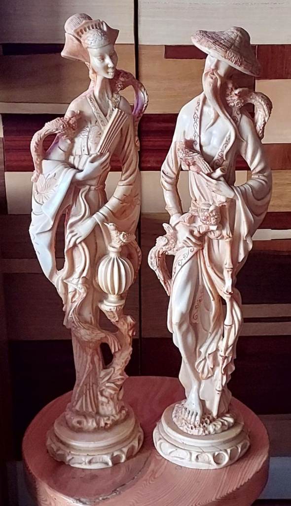 2 Vintage  Chinese  Figures