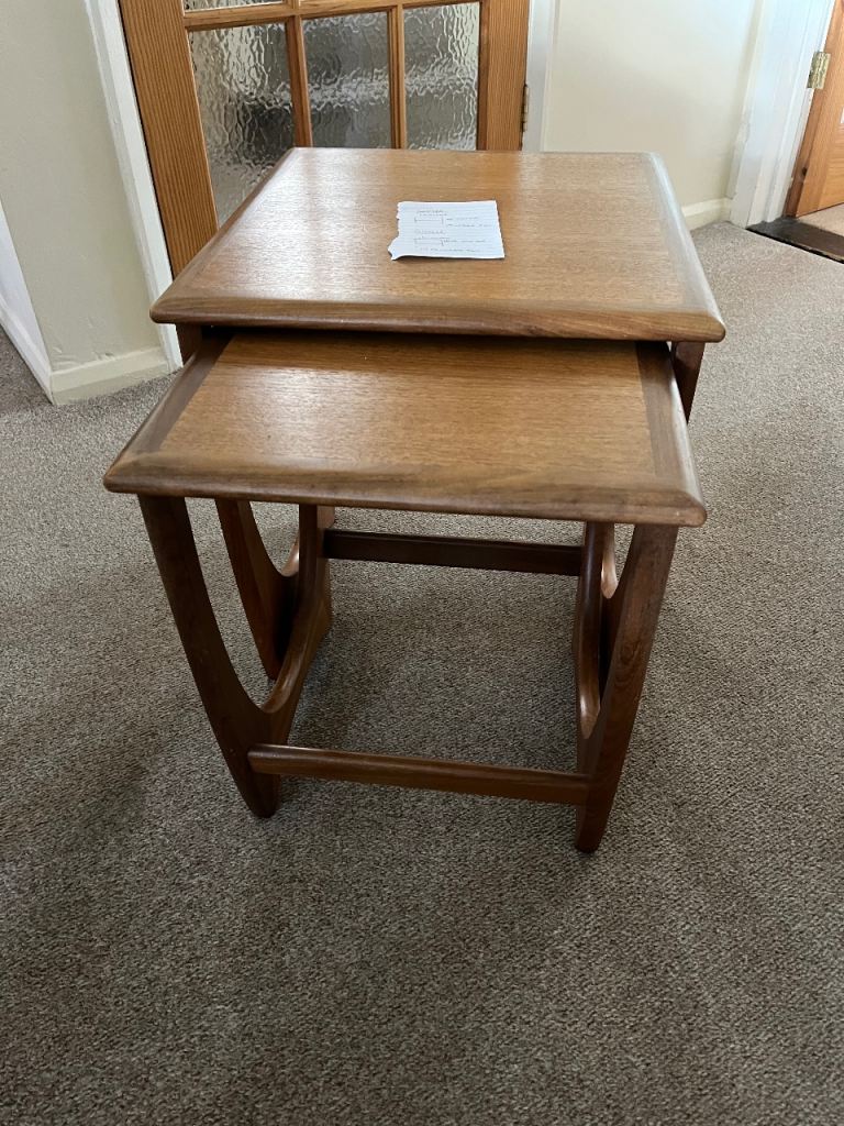 Nest of 2 coffee tables