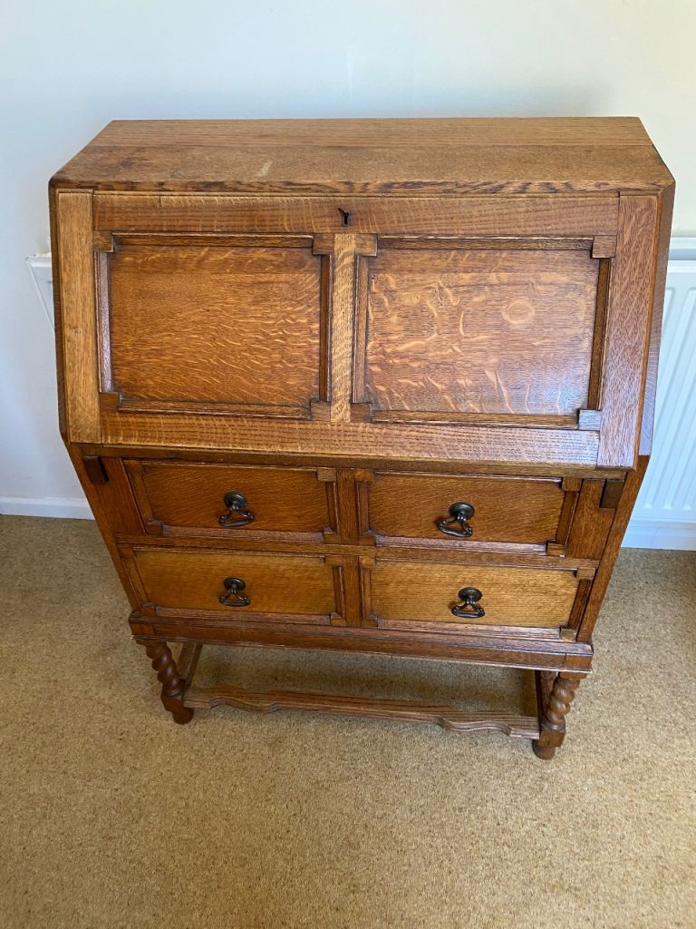 Wooden desk 