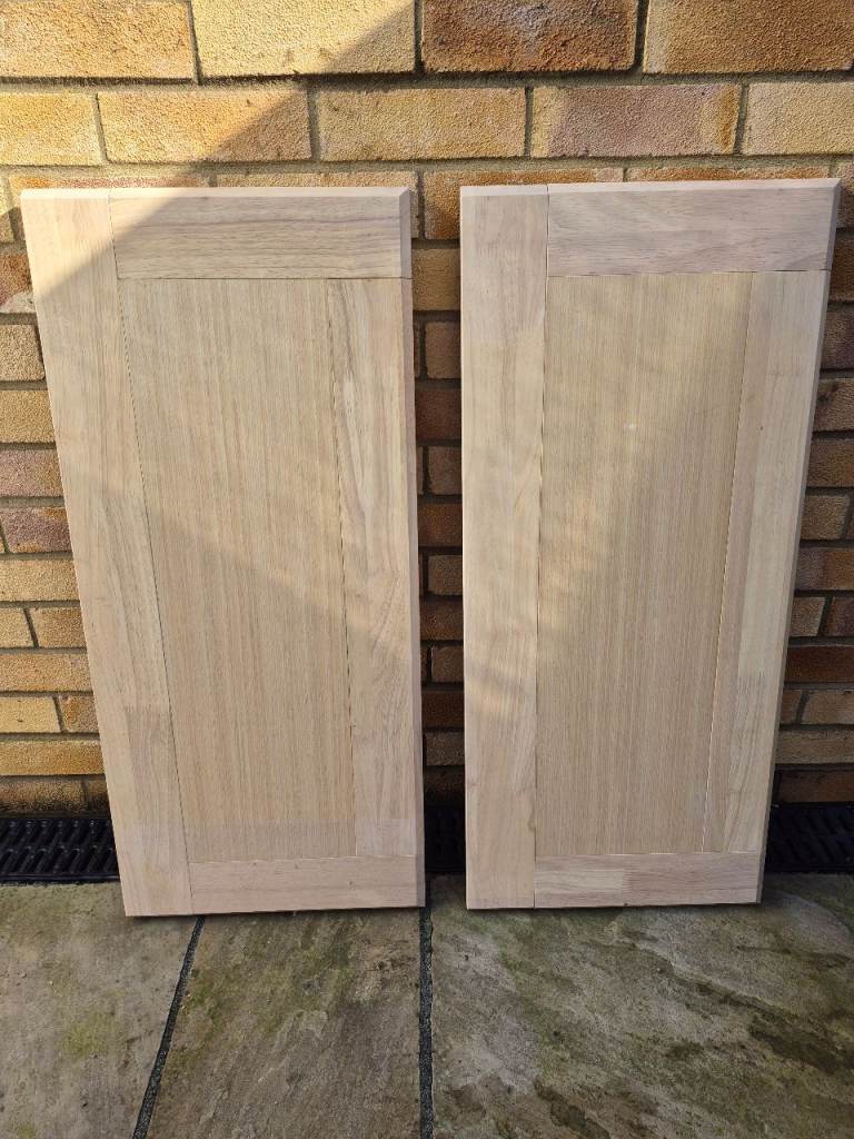 2x Wood panels