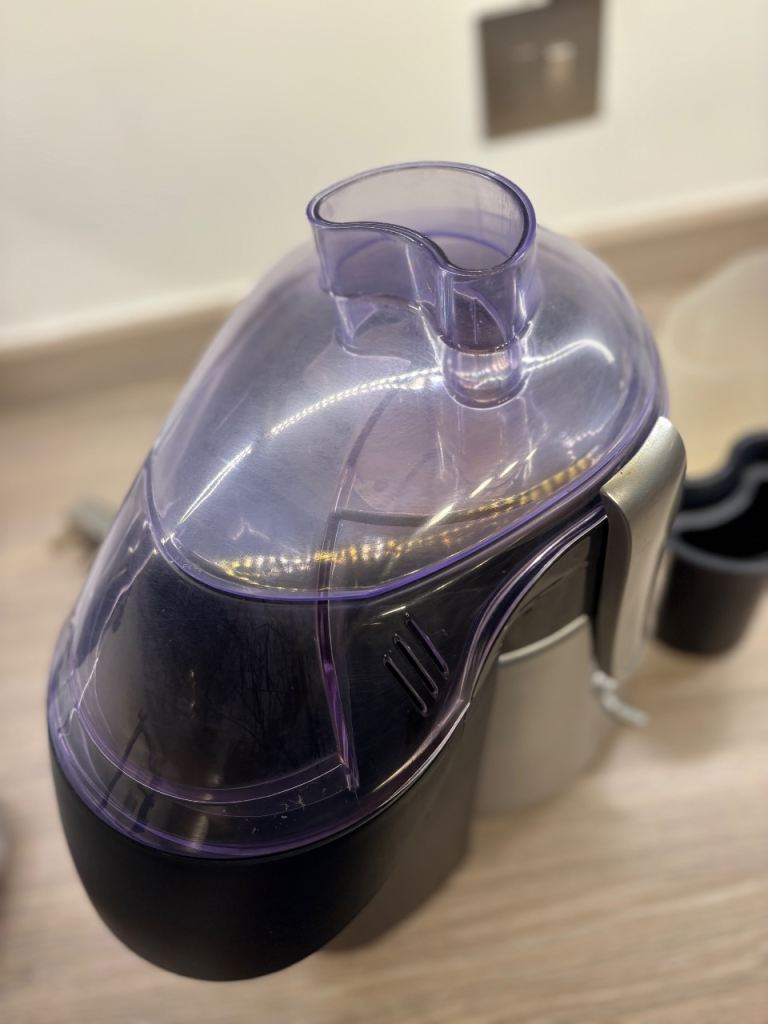 Breville Juice Fountain Junior JE22  Silver/Black 