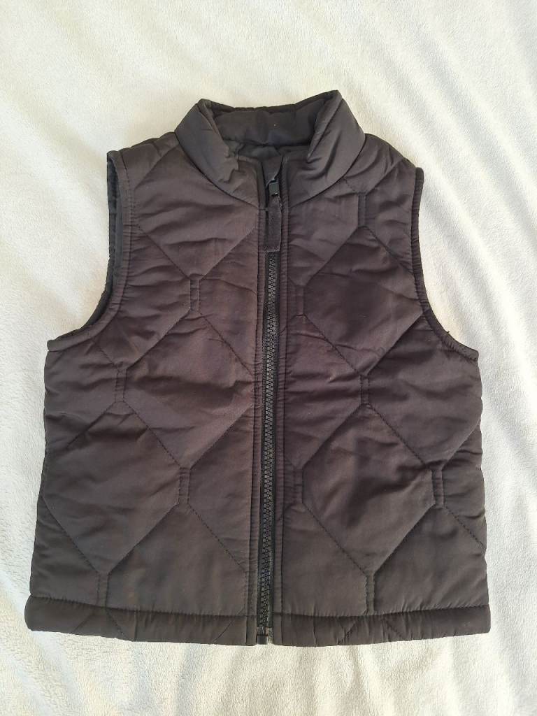 Black Gilet F&F Size 18-24 Months 