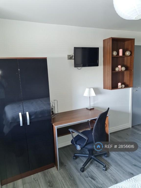 Studio flat in Oldgate, Huddersfield, HD1 (#2856616)