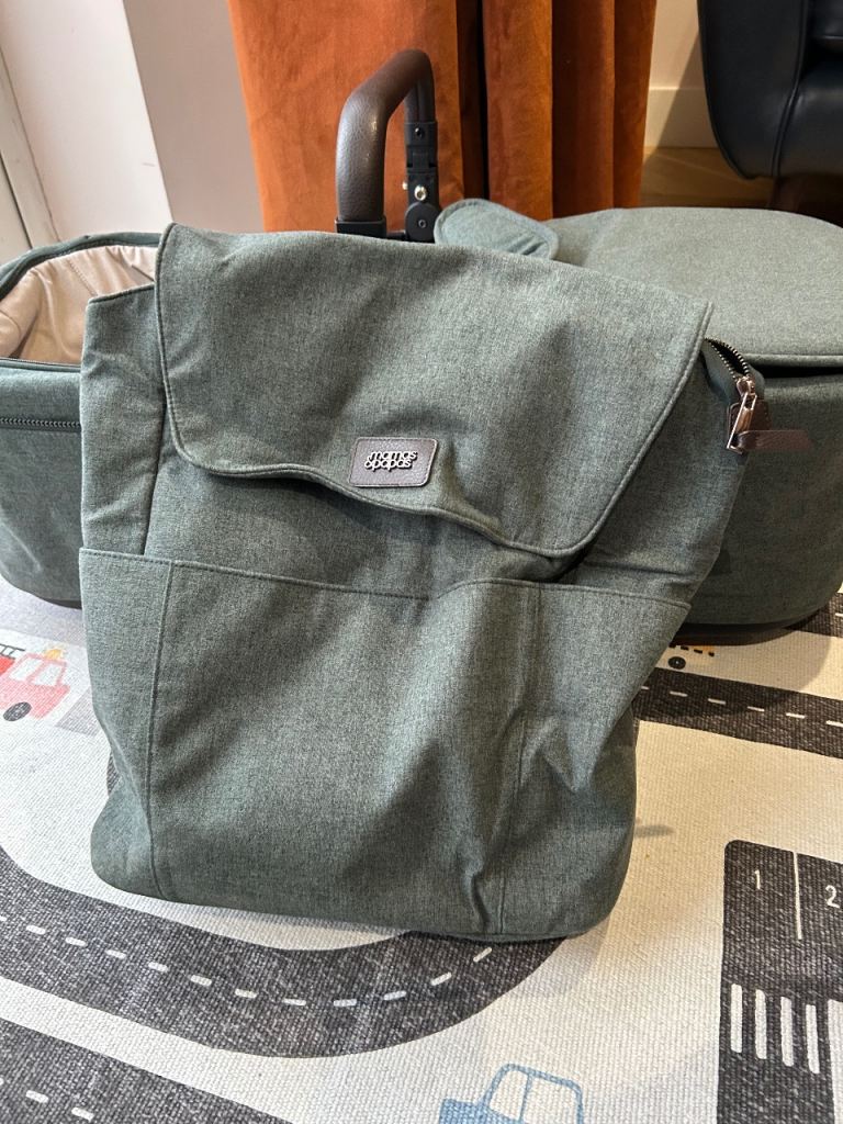 Mamas and Papas Strada Pram Bundle - Pram + Carry Cot + Backpack + Footmuff + Hand Warmers