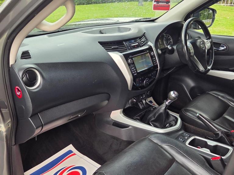 2016 Nissan Navara Double Cab Pick Up Tekna 2.3dCi 190 4WD PICK UP DIESEL Manual