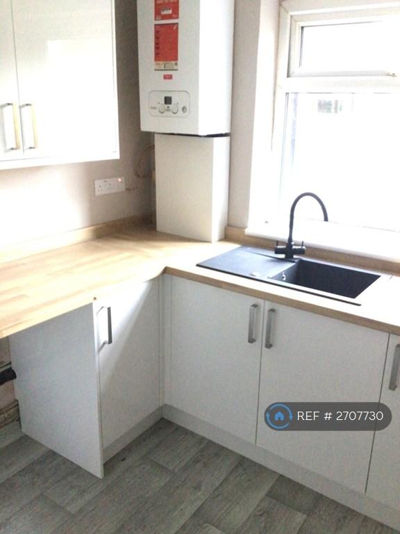 1 bedroom flat in Limefield Court, Salford, M7 (1 bed) (#2707730)