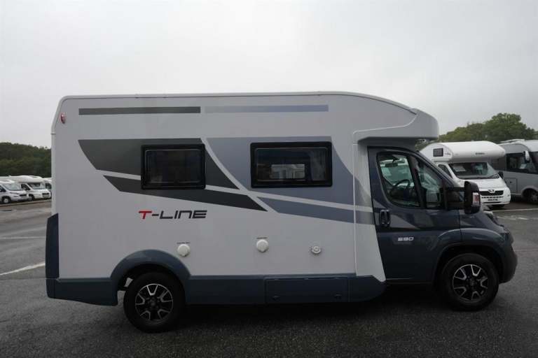 Roller Team T-Line 590 FIAT 4 BERTH 4 TRAVEL SEAT MOTORHOME