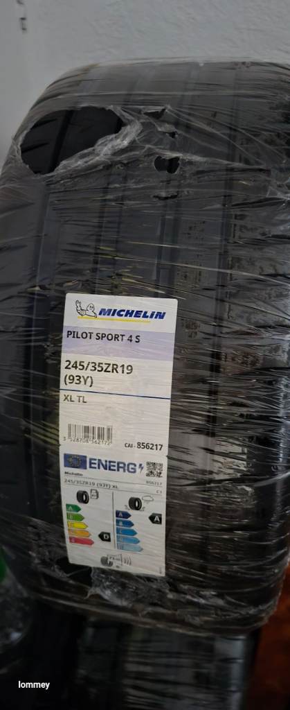 Michelin ps4 s