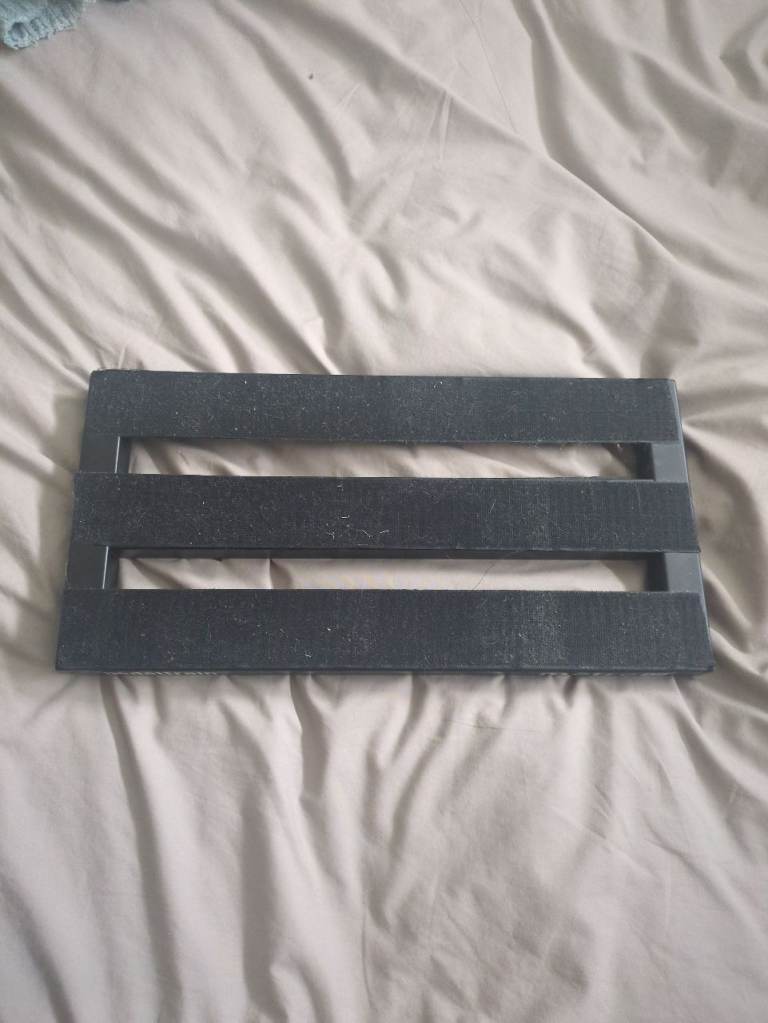 Guitar Pedalboard With Case - Black, Good Condition