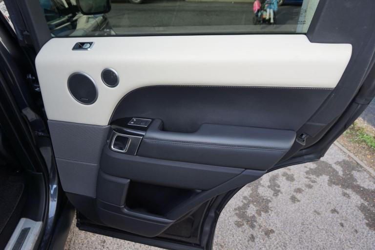 2018 Land Rover Range Rover Sport 3.0 SD V6 Autobiography Dynamic Auto 4WD Euro 6 (s/s) 5dr ESTAT...