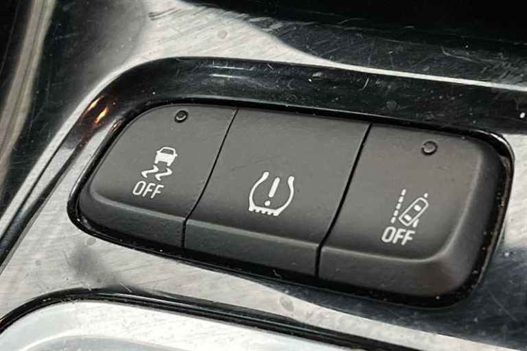 2019 Vauxhall Crossland X 1.2T ecoTec [110] Tech Line Nav 5dr [6 Spd] [S/S] HATCHBACK PETROL Manual