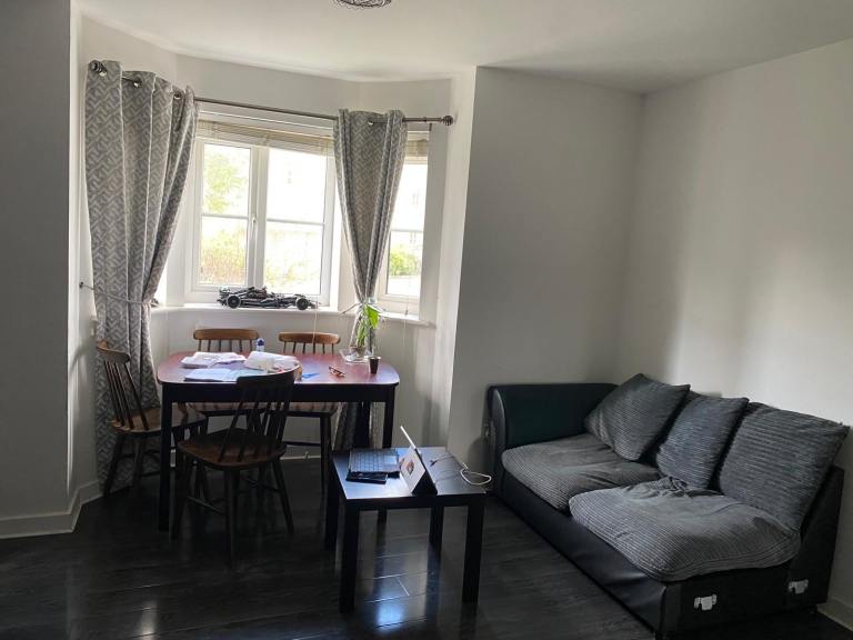 Unfurnished 2 bed room flat in Lloyd St, Rutherglen