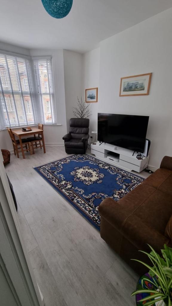 CRYSTAL PALACE FOR 2/3 BEDROOM HOUSE MOST SOUTH EAST AREAS 