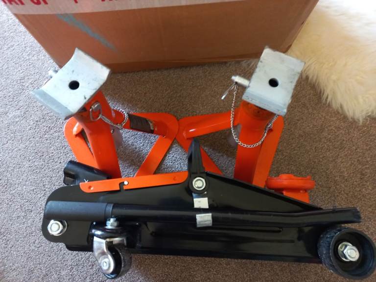 2 Ton Trolley Jack & Axle Stands With Folding Wheel Chocks