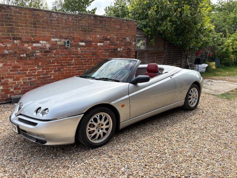 Alfa Romeo, SPIDER, V6 3.0L Convertible,2002, Manual, 2997 (cc), 2 doors