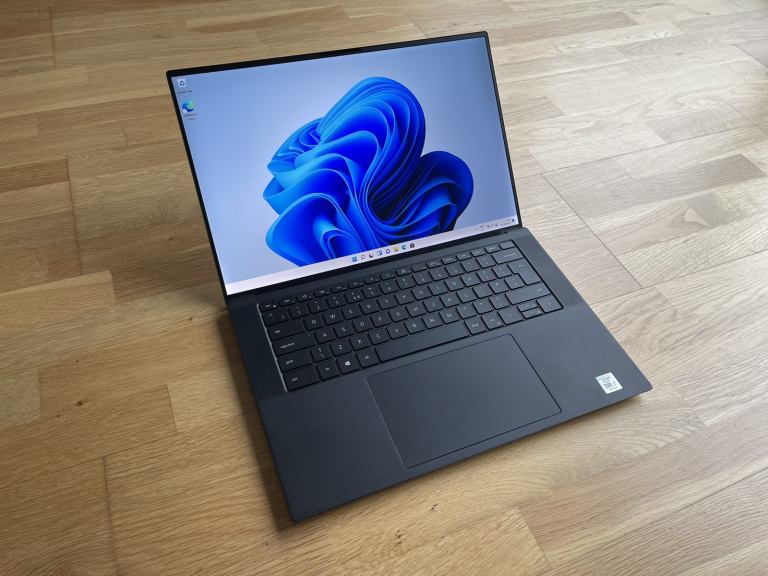 As new Dell XPS 15 9500 laptop Core I7 10TH GEN 16GB RAM 512GB SSD