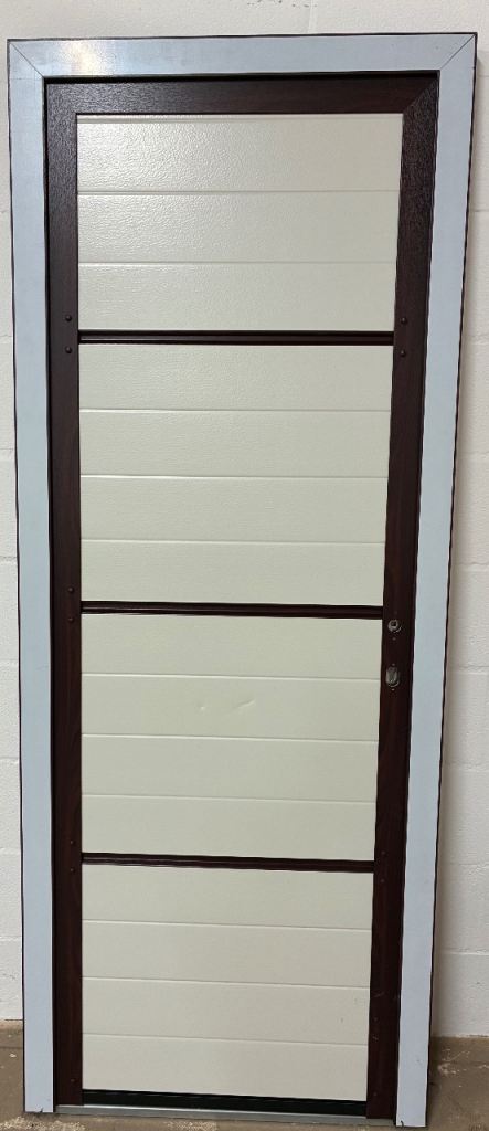 External personnel garage door