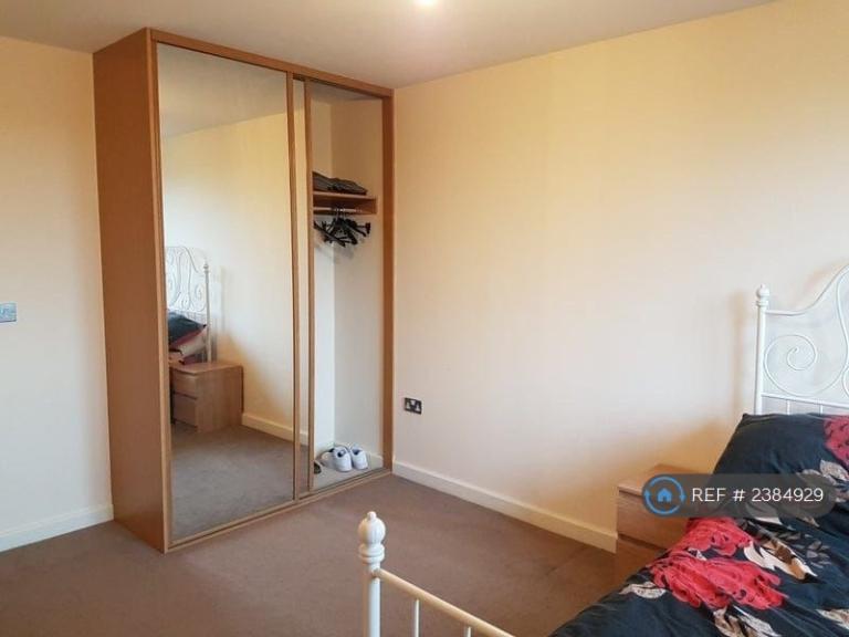 1 bedroom flat in Nebula Court, London, E13 (1 bed) (#2384929)