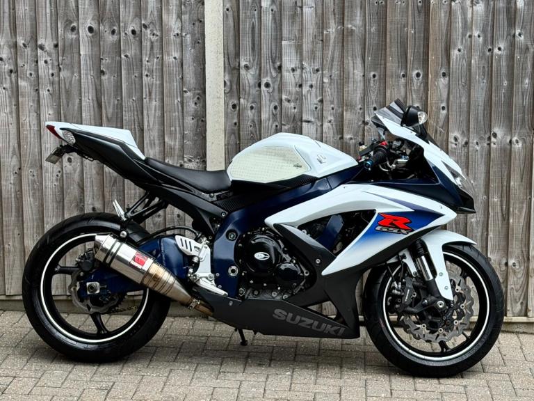 SUZUKI GSXR 750 L0 2010 (10) SUPER SPORT + BLACK WIDOW + 15,000 MILES