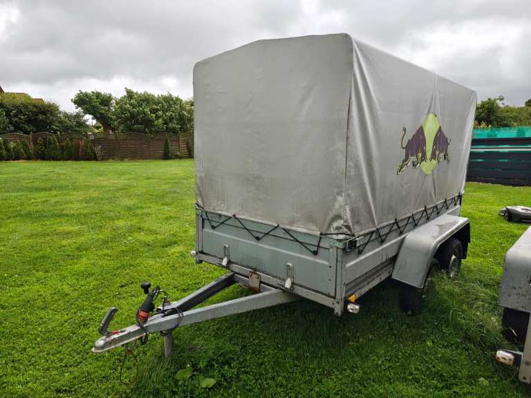  8,7ft x 4,2ft TWIN AXLE TRAILER WITH FRAME AND COVER 750KG used