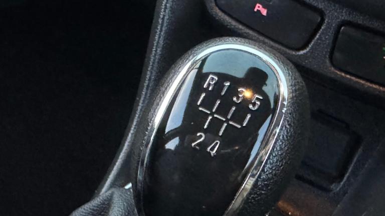 2015 Vauxhall Mokka 1.6i SE 2WD Euro 6 (s/s) 5dr HATCHBACK Petrol Manual