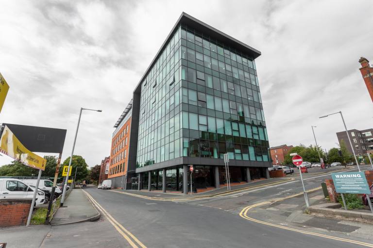 Bolton - BL1 2AX \ Office Space for 2 Workstations