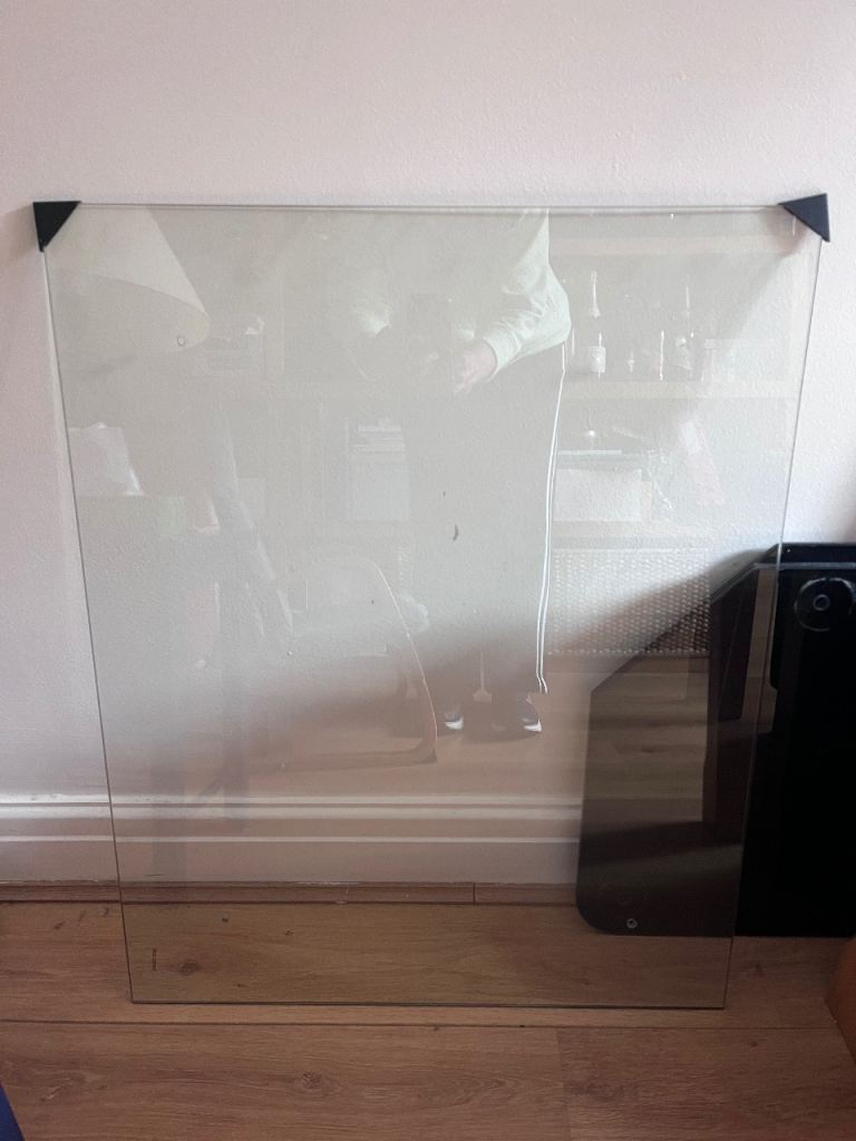 New glass splashback