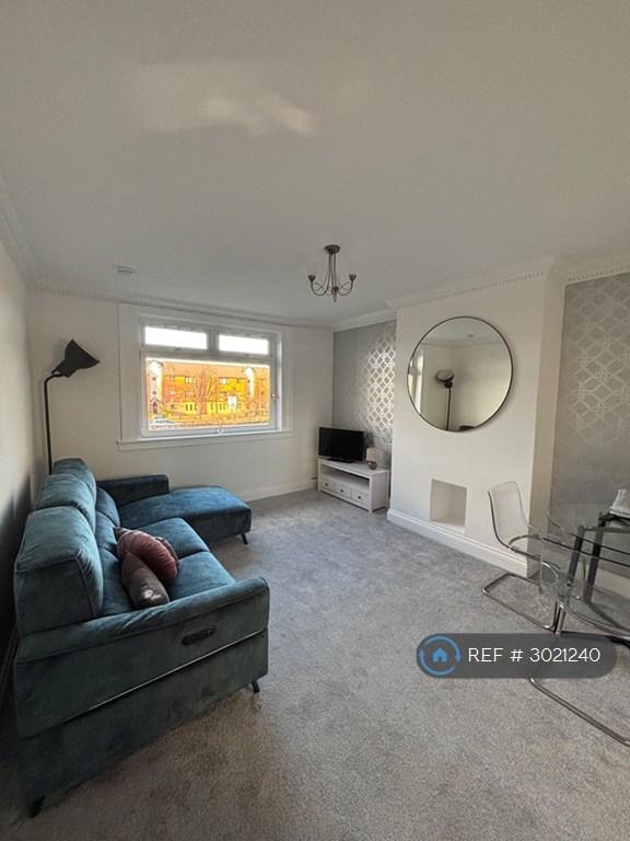 4 bedroom flat in Calder Road, Edinburgh, EH11 (4 bed) (#3021240)