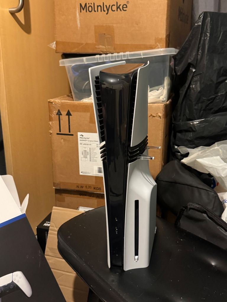 Ps5 Pro 2Tb + Duel Sense Controller