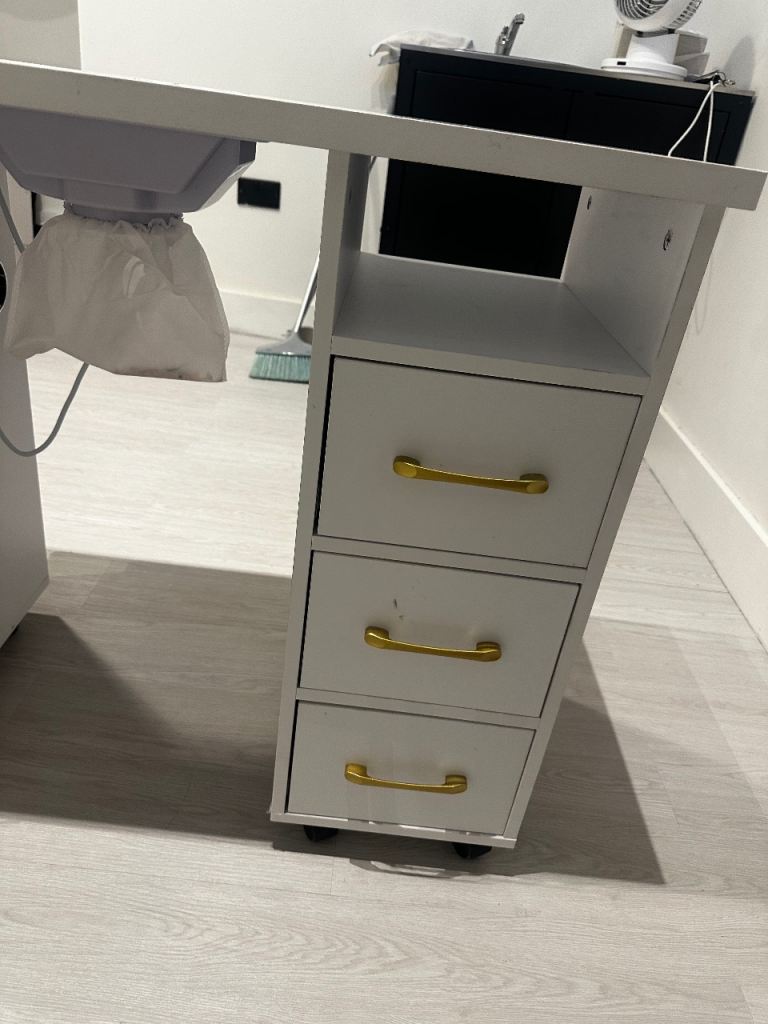 White Nail Technician Desk with Built-in Extractor