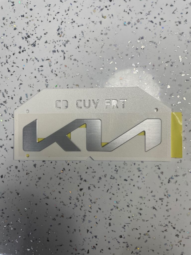 Kia Xeed badge 86300 J7CA0 Genuine brand new 