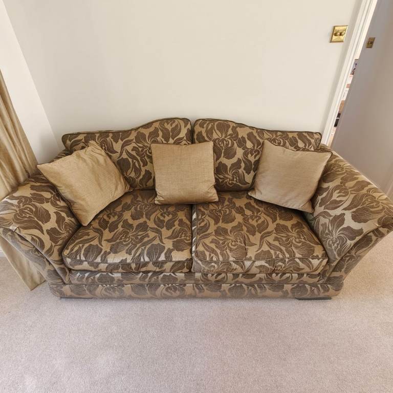 Floral Patterned Sofa With Cusions