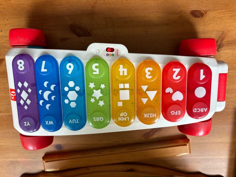 Toy xylophone 