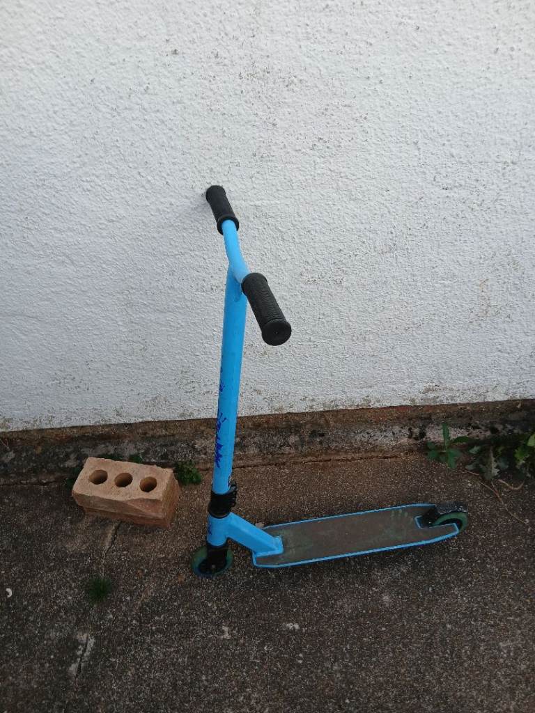 Blue SLAM Kids Scooter – Good Condition, Ready to Ride