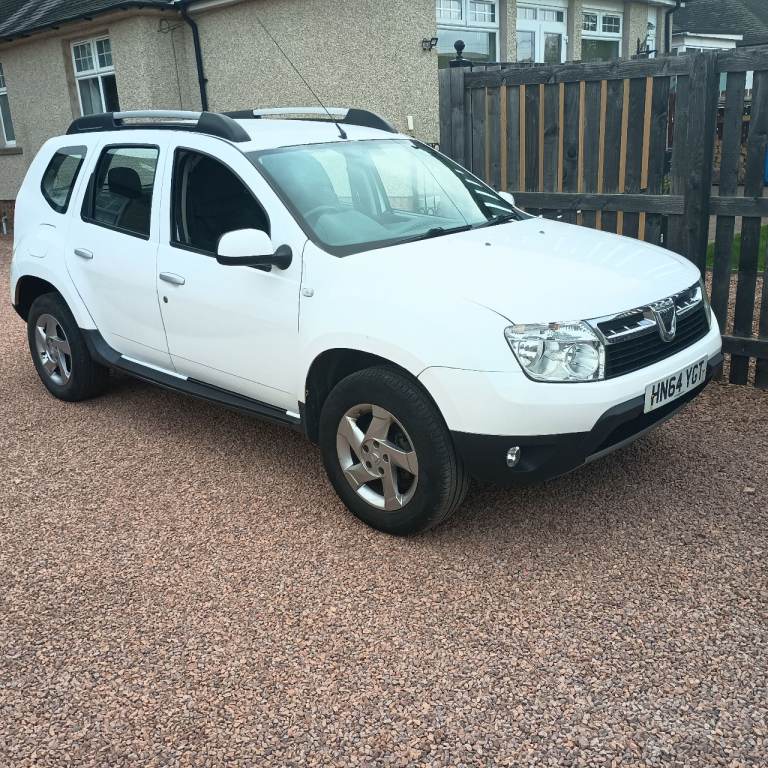 4x4 DACIA DUSTER LAUREATE 1.5dci. 2014. MOT FEB 2027. WHITE.