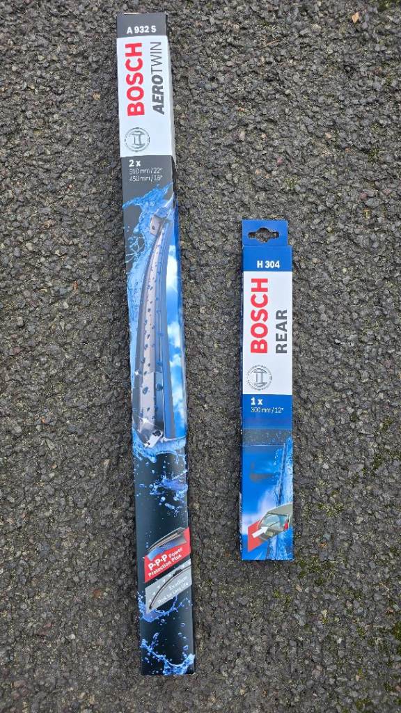 Bosch AeroTwin windscreen wipers, boxed, new